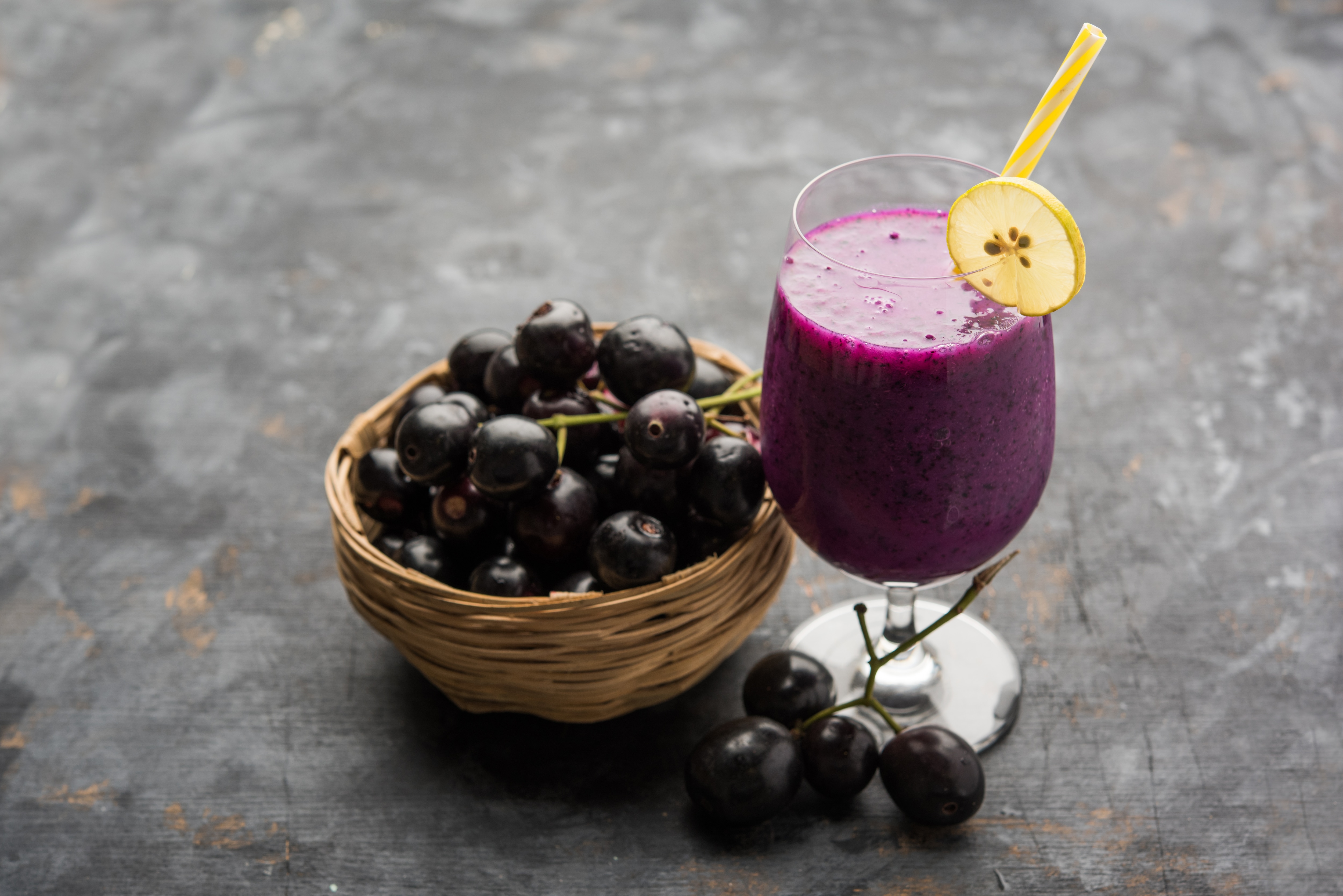 Jamun (shutterstock) Jamun (shutterstock)