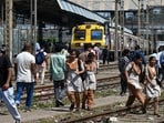 Mumbai, India. Apr 17, 2025: School Students and pedestrians were crossing the railway track near Mahim Railway Station after Western Railway closed the foot overbridge (FOB) for repair. Mumbai, India. Apr 17, 2025. (Photo by Raju Shinde/HT Photo) (Hindustan Times)