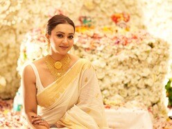 শ্বেতশুভ্র সাজে জগন্নাথ, রথের দিনে সাদা শাড়িতে সেজে উঠলেন কৌশানি