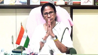 ২১ জুলাইয়ের শহিদ দিবসকে সামনে রেখে দলের বাকি নেতাকর্মীদের উদ্দেশে স্পষ্ট বার্তা দিলেন তৃণমূল নেত্রী মমতা বন্দ্যোপাধ্যায়। (Mamata Baneerje Social Media) ২১ জুলাইয়ের শহিদ দিবসকে সামনে রেখে দলের বাকি নেতাকর্মীদের উদ্দেশে স্পষ্ট বার্তা দিলেন তৃণমূল নেত্রী মমতা বন্দ্যোপাধ্যায়। (Mamata Baneerje Social Media)