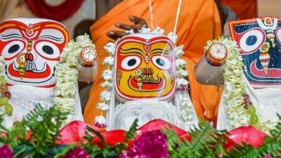 జగన్నాథుడి విగ్రహాలు ఎలా తయారయ్యాయి? పూరీ ఆలయం వెనుక అద్భుత పురాణ కథ జగన్నాథుడి విగ్రహాలు ఎలా తయారయ్యాయి? పూరీ ఆలయం వెనుక అద్భుత పురాణ కథ
