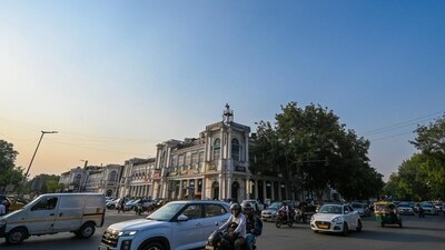 Officials said the redevelopment seeks to transform the corridors into “future-ready” streets by balancing the needs of motorists, pedestrians and non-motorised transport while incorporating smart city features. (Hindustan Times) Officials said the redevelopment seeks to transform the corridors into “future-ready” streets by balancing the needs of motorists, pedestrians and non-motorised transport while incorporating smart city features. (Hindustan Times)