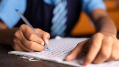 15 मई के सर्कुलर में स्कूलों को मौजूदा कक्षा 9 बैच के लिए नीति को तुरंत लागू करने की आवश्यकता थी। (आईस्टॉक | प्रतिनिधि)