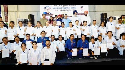 The ceremony was presided over by union minister of state (independent charge) for skill development and entrepreneurship Jayant Chaudhary. (HT Photo) The ceremony was presided over by union minister of state (independent charge) for skill development and entrepreneurship Jayant Chaudhary. (HT Photo)