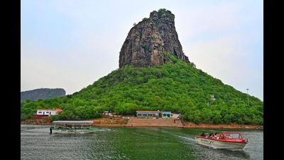 WRD halted boat operations in Durgawati Reservoir, the state government’s dream eco-tourism project, fearing damage to the dam structure on Thursday. (HT) WRD halted boat operations in Durgawati Reservoir, the state government’s dream eco-tourism project, fearing damage to the dam structure on Thursday. (HT)