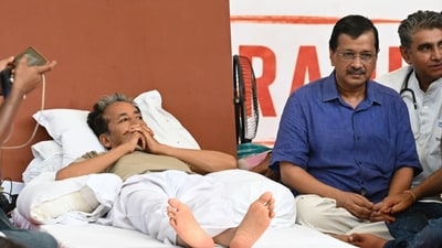 “Sonam Wangchuk is a very big teacher. He has gone on hunger strike before too for Ladakh,” Kejriwal said at Jantar Mantar. (HT Image/Sanjeev Verma)