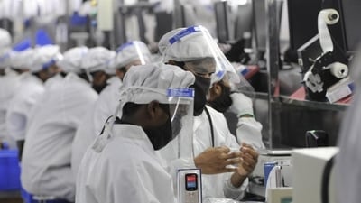 Over the five-year program period, the government expects the MPMS to create 60,000 direct jobs in the mobile manufacturing and allied sectors. (Sunil Ghosh/HT file photo) Over the five-year program period, the government expects the MPMS to create 60,000 direct jobs in the mobile manufacturing and allied sectors. (Sunil Ghosh/HT file photo)