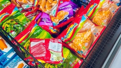 An oncologist evaluates various frozen foods and assigns them health scores based on their nutritional risks. (Unsplash) An oncologist evaluates various frozen foods and assigns them health scores based on their nutritional risks. (Unsplash)