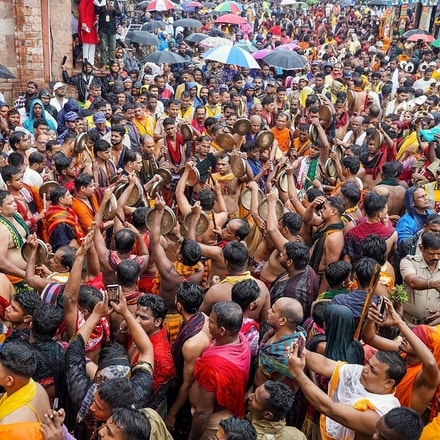 Jagannath Rath Yatra draws lakhs of devotees gather for annual chariot festival