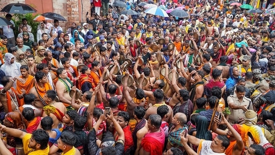 Jagannath Rath Yatra draws lakhs of devotees gather for annual chariot festival