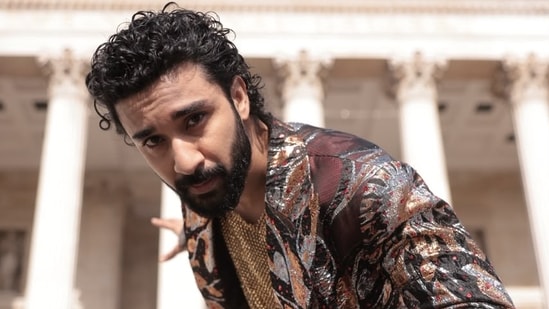 Raghav Juyal in a still from Bhai Tera Star Hai.