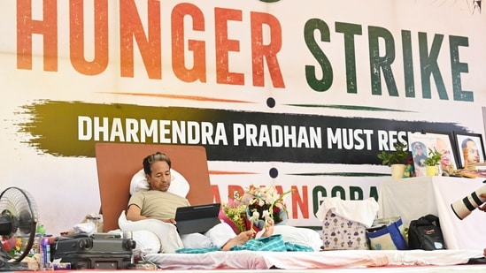Activist Sonam Wangchuk undergoes a morning medical check-up as he continues his indefinite hunger strike for the nineteenth consecutive day at Jantar Mantar in New Delhi.
