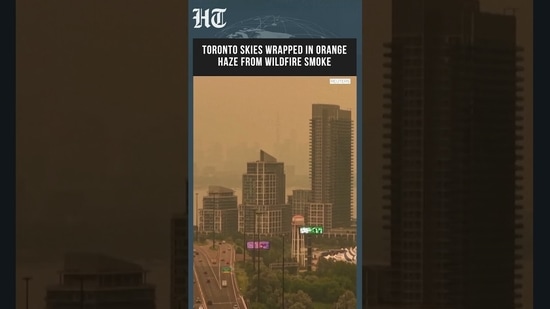 Toronto Turns Orange as Massive Wildfire Smoke Chokes Canada | Air Quality Alert Issued