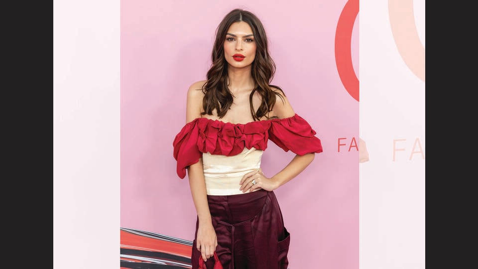 Emily Ratajkowski’s new book details her dating life as a single mom and supermodel. (SHUTTERSTOCK)