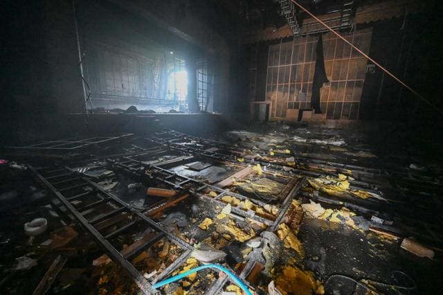 The blaze was spotted by firefighters at the nearby Sector 29 fire station, prompting an immediate response and deployment of additional teams. (Parveen Kumar/HT) The blaze was spotted by firefighters at the nearby Sector 29 fire station, prompting an immediate response and deployment of additional teams. (Parveen Kumar/HT)