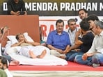AAP national convener Arvind Kejriwal with activist Sonam Wangchuk at Jantar Mantar.
