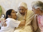 Pratibha Joshi celebrates her 100th birthday with her daughters and family members (Deepak Gupta/HT)