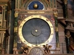 The rising zodiac clock(Pexels)