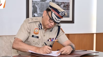 Anurag Kumar, a 1994-batch IPS officer, takes charge as Delhi Police Commissioner, replacing Satish Golchha nine months before retirement. (X/@DelhiPolice) Anurag Kumar, a 1994-batch IPS officer, takes charge as Delhi Police Commissioner, replacing Satish Golchha nine months before retirement. (X/@DelhiPolice)