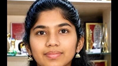 Baramati MP Supriya Sule said that Shravani is the daughter of Pune District Council's Exemplary Teacher Award winner Krishna Kodali (X/@supriya_sule).