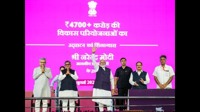 From left: Union rail minister Ashwini Vaishnaw, Punjab governor and Chandigarh administrator Gulab Chand Kataria, Prime Minister Narendra Modi, Union health minister JP Nadda and Chandigarh Manish Tewari on Friday. (DPR PMO) From left: Union rail minister Ashwini Vaishnaw, Punjab governor and Chandigarh administrator Gulab Chand Kataria, Prime Minister Narendra Modi, Union health minister JP Nadda and Chandigarh Manish Tewari on Friday. (DPR PMO)