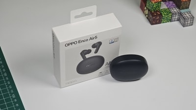 The Oppo Enco Air5 packs great battery life and features into a compact design. (Amit Rahi - HT) The Oppo Enco Air5 packs great battery life and features into a compact design. (Amit Rahi - HT)
