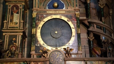 The rising zodiac clock (Pexels) The rising zodiac clock (Pexels)