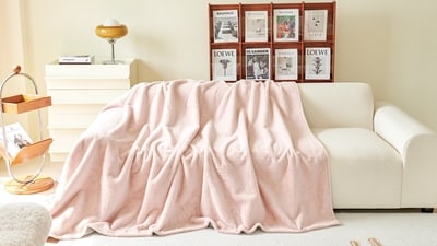 Throw blankets are the easiest way to brighten up your home; these are my favourite picks (Pexels) Throw blankets are the easiest way to brighten up your home; these are my favourite picks (Pexels)