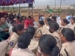 శంషాబాద్‌లో రణరంగం