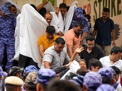 দিল্লি পুলিশের দাবি, দিল্লি হাইকোর্টের নির্দেশ এবং চিকিৎসকদের পরামর্শ মেনেই ওয়াংচুককে হাসপাতালে ভর্তি করা হয়েছে।