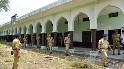 A 32-year-old Meerut school operator was allegedly murdered by his wife and her lover, who staged the crime as a snakebite with the help of two snake charmers. (Representational Photo/Sakib Ali/Hindustan Times)