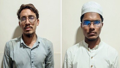 বিষাক্ত গ্যাস তৈরির ট্রেনিং, বম্ব টেস্ট! জইশ জঙ্গিদের গ্রেফতারিতে গোপন ছক ফাঁস (Gujarat ATS/ANI Photo) (Gujarat ATS) বিষাক্ত গ্যাস তৈরির ট্রেনিং, বম্ব টেস্ট! জইশ জঙ্গিদের গ্রেফতারিতে গোপন ছক ফাঁস (Gujarat ATS/ANI Photo) (Gujarat ATS)