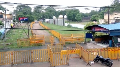 The Muslim side performs prayers near Bhojshala after the SC ordered a temporary space for Friday prayers in an open space adjacent to the Bhojshala-Kamal Malla complex (ANI video Grab)