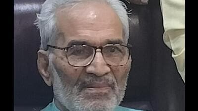 Dr Saptarshi was a prominent figure in Maharashtra’s socio-political landscape for over five decades. (HT FILE) Dr Saptarshi was a prominent figure in Maharashtra’s socio-political landscape for over five decades. (HT FILE)