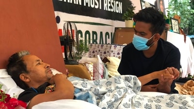 Activist Sonam Wangchuk and Abhijit Debaki continue his indefinite hunger strike in solidarity with the Cockroach Janta Party (CJP) and demand the immediate resignation of Union Education Minister Dharmendra Pradhan. (Abhijit Deepki/X)
