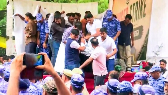 Police take Environmentalist Sonam Wangchuk to the hospital during his ongoing hunger strike at Jantar Mantar