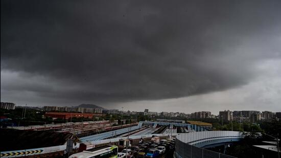 Mumbai, India - July 18, 2026: A view of the dramatic cloudy weather in Cityscape at Kurla in mumbai, India, on Saturday, July 18, 2026. (Photo by Satish Bate/ Hindustan Times) (Hindustan Times)