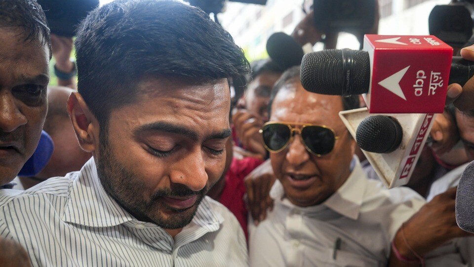 আমতলায় অভিষেকের বহুতলে বুলডোজার অ্যাকশন! উঠছে বহু অভিযোগ-রিপোর্ট (PTI)