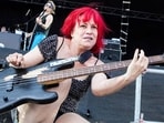 Jennifer Finch of L7 died after a battle with brain cancer.