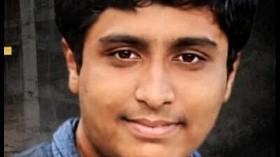 Contractor held after crane crash killed 21-yr-old Contractor held after crane crash killed 21-yr-old