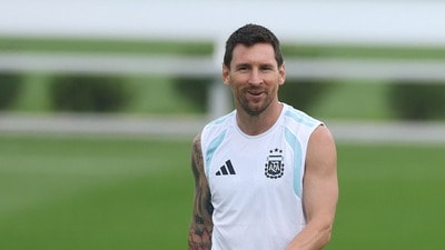 ফাইনালের আগে লিওনেল মেসির খোলা চিঠি (AFP) ফাইনালের আগে লিওনেল মেসির খোলা চিঠি (AFP)