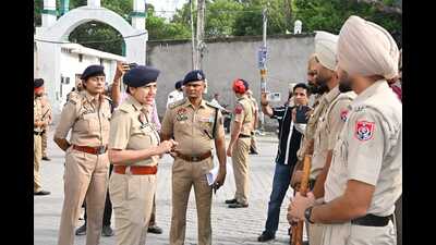 Khanna police in action near schools during a CAS operation. (HT File) Khanna police in action near schools during a CAS operation. (HT File)
