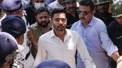 আমতলার কার্যালয় ভাঙায় স্থগিতাদেশ কলকাতা হাইকোর্টের (PTI) আমতলার কার্যালয় ভাঙায় স্থগিতাদেশ কলকাতা হাইকোর্টের (PTI)