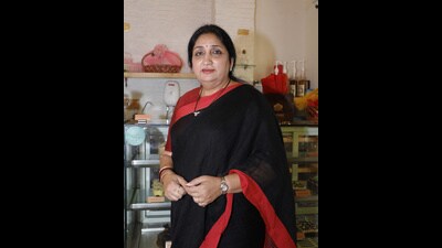 Pune, India - March 20, 2018: Sunetra Pawar in Women's special event at lane no. 8, Forennte, Koregaon Park in Pune, India, on Tuesday, March 20, 2018. (Photo by Rahul Raut/HT PHOTO) Pune, India - March 20, 2018: Sunetra Pawar in Women's special event at lane no. 8, Forennte, Koregaon Park in Pune, India, on Tuesday, March 20, 2018. (Photo by Rahul Raut/HT PHOTO)