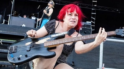 Jennifer Finch of L7 died after a battle with brain cancer. (X/@InMemoriamX) Jennifer Finch of L7 died after a battle with brain cancer. (X/@InMemoriamX)
