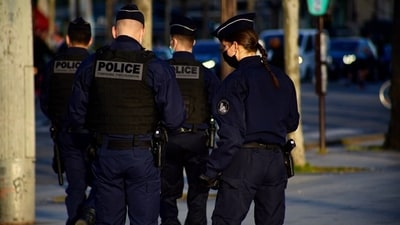 Canadian police officers. An Indian national faces deportation from Canada over alleged involvement with the Lawrence Bishnoi gang. (Representative image/Unsplash) Canadian police officers. An Indian national faces deportation from Canada over alleged involvement with the Lawrence Bishnoi gang. (Representative image/Unsplash)