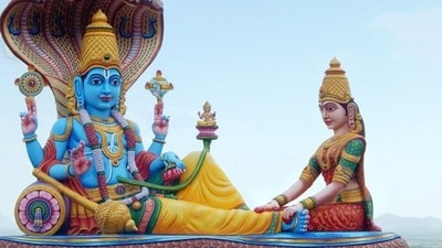తొలి ఏకాదశి నాడు విష్ణువు అనుగ్రహం కలగాలంటే పన్నెండు రాశుల వారు వేటిని దానం చెయ్యాలి? ఇలా చేస్తే అనేక లాభాలు! తొలి ఏకాదశి నాడు విష్ణువు అనుగ్రహం కలగాలంటే పన్నెండు రాశుల వారు వేటిని దానం చెయ్యాలి? ఇలా చేస్తే అనేక లాభాలు!