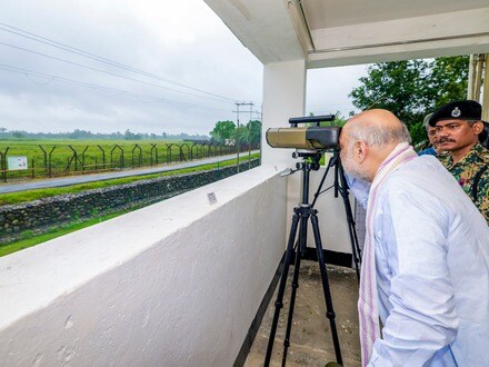 নজরে চিকেনস নেক, বর্ষায় আটোসাঁটো জলপথ ! সীমান্ত পরিদর্শন অমিত শাহের(@AmitShah/X via PTI Photo)(PTI07_18_2026_000317B)