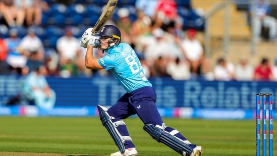 India vs England LIVE Score, 3rd ODI: Jacob Bethell takes 51 balls to reach his fifty.
