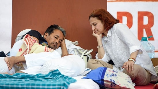 Wangchuk can end hunger strike, says wife, sets condition as crowd swells for CJP march to Parliament on July 20